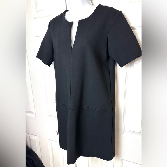 New EVERLANE The Ponte Short Sleeve Dress Black Split VNeck Mini Structured nwot - Picture 3 of 11